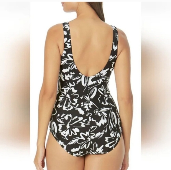 Hurley Women's One Piece Floral Swimsuit Padded Black/White, size M NWT - Picture 2 of 9